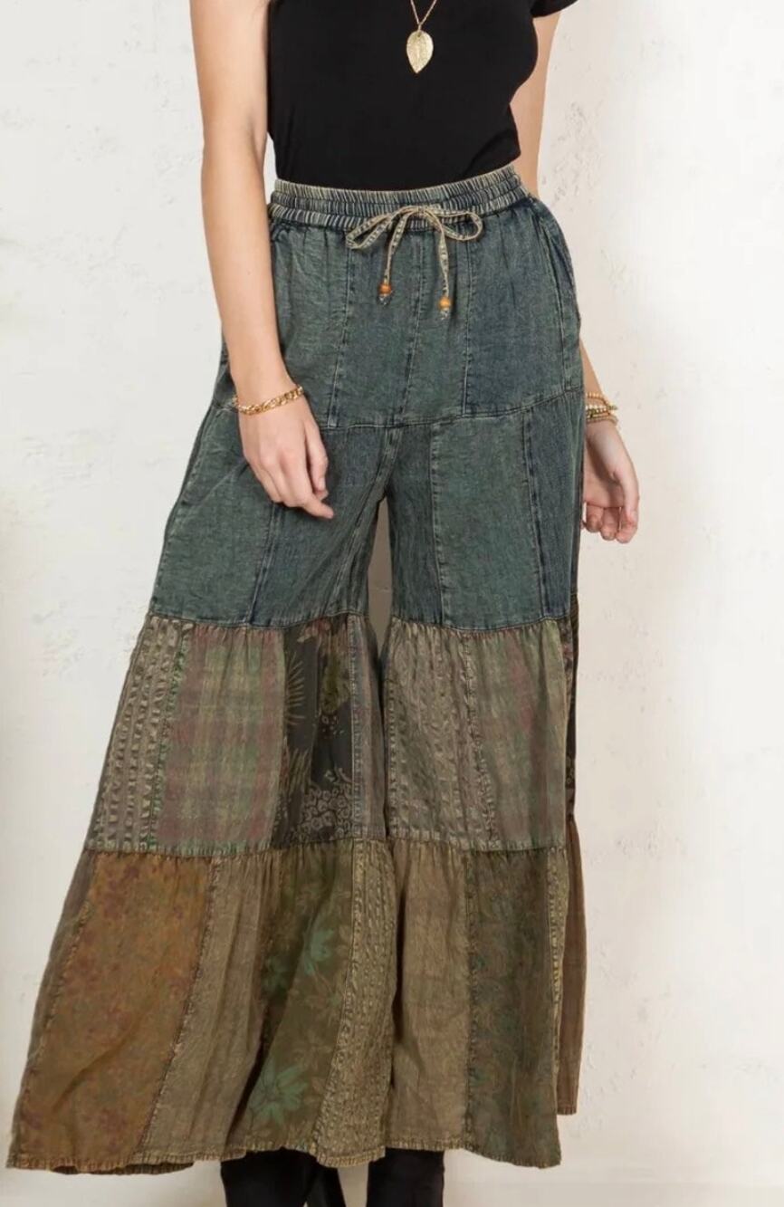 Young Threads Boho chic Tiered Patch Pants Wide Leg Festival Sz M